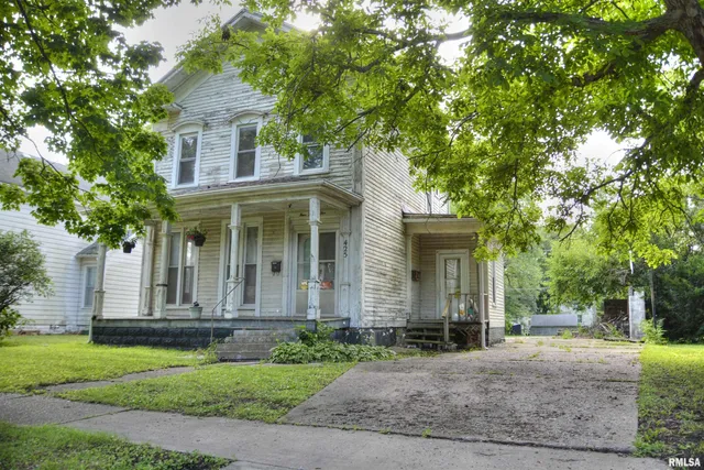 $30,000 | 425 North Jackson Street, Bushnell, IL 61422