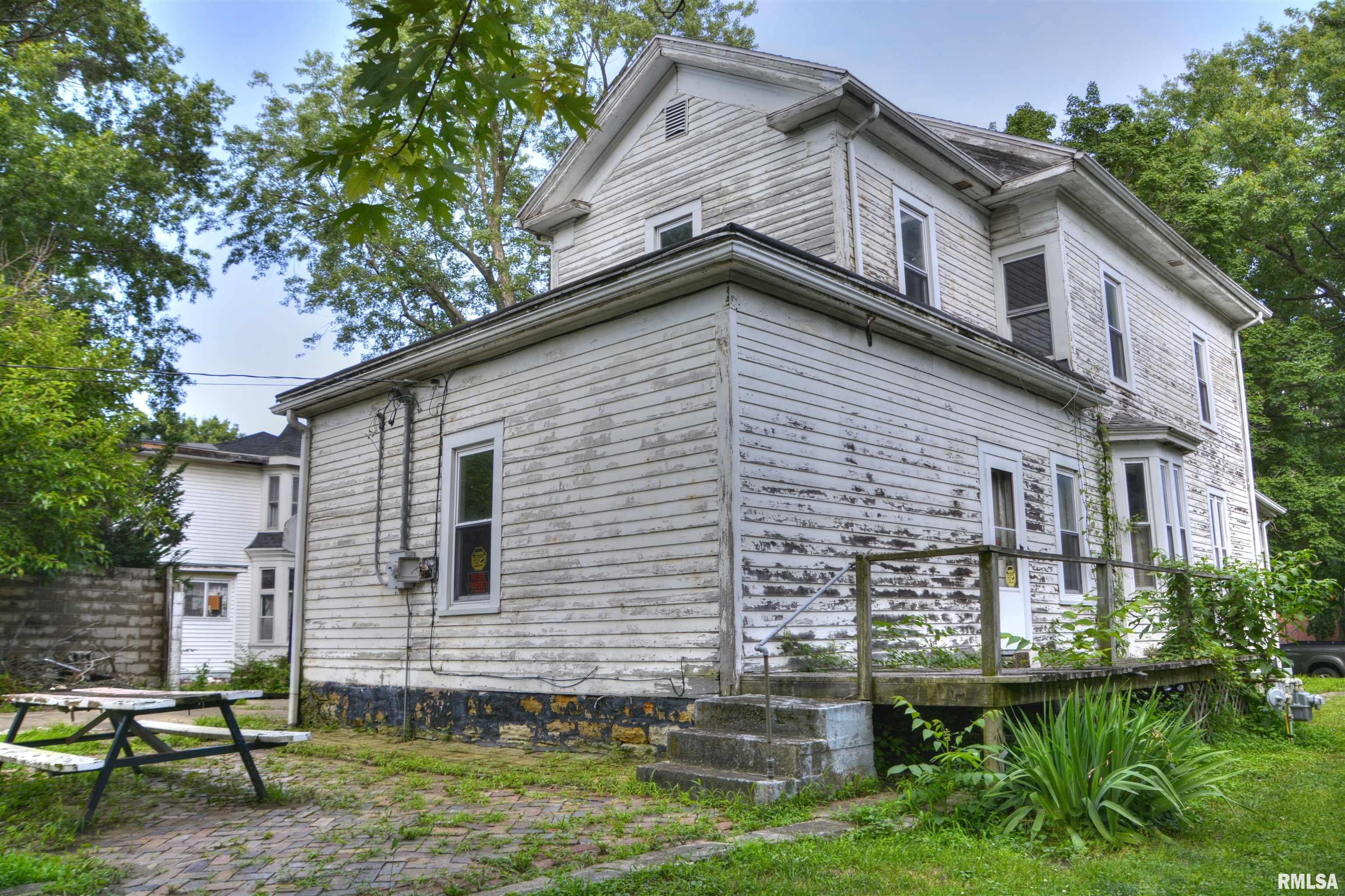 425 North Jackson Street Bushnell, IL 61422 - Photo 3 of 19