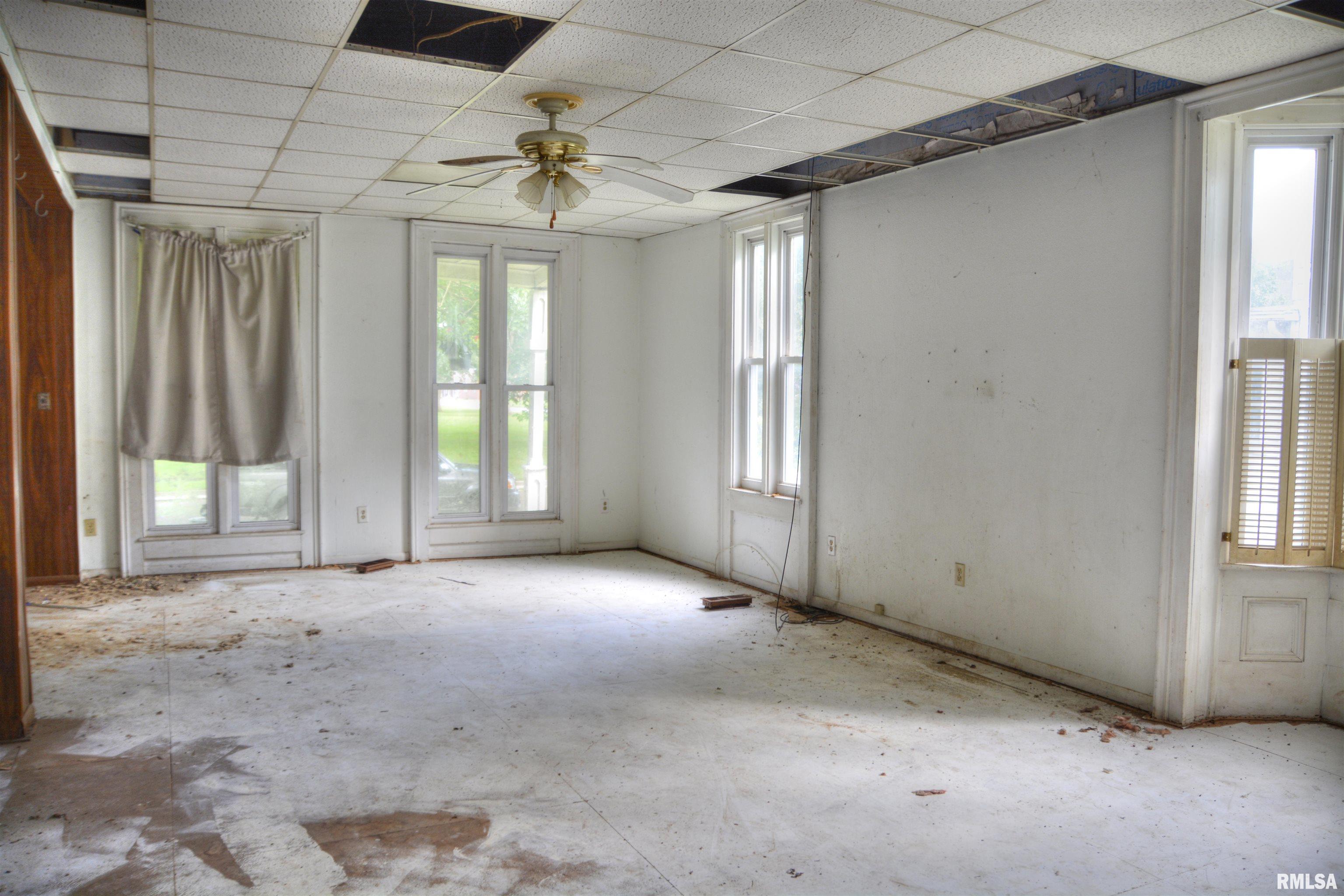 425 North Jackson Street Bushnell, IL 61422 - Photo 6 of 19