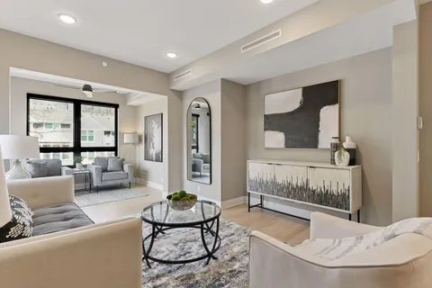 $985,000 | 222 Ferndale Road South, Unit 208, Wayzata, MN 55391