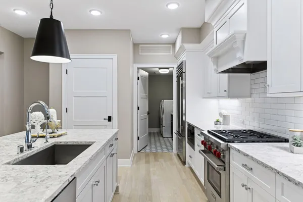 $985,000 | 222 Ferndale Road South, Unit 208, Wayzata, MN 55391