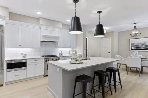 $985,000 | 222 Ferndale Road South, Unit 208, Wayzata, MN 55391