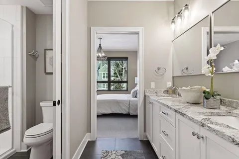 $985,000 | 222 Ferndale Road South, Unit 208, Wayzata, MN 55391