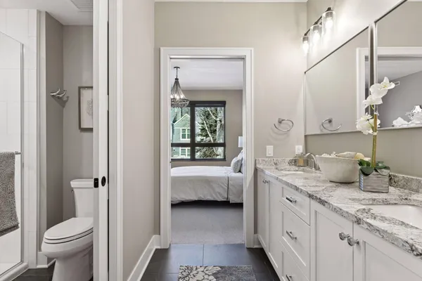 $985,000 | 222 Ferndale Road South, Unit 208, Wayzata, MN 55391