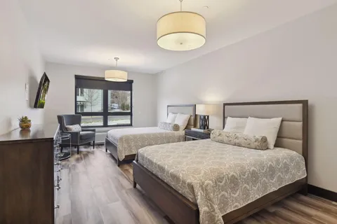 $985,000 | 222 Ferndale Road South, Unit 208, Wayzata, MN 55391