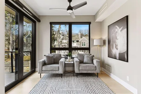 $985,000 | 222 Ferndale Road South, Unit 208, Wayzata, MN 55391