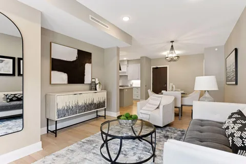 $985,000 | 222 Ferndale Road South, Unit 208, Wayzata, MN 55391
