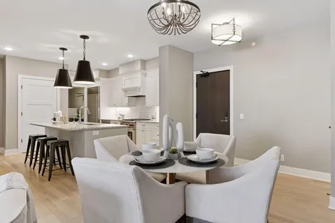 $985,000 | 222 Ferndale Road South, Unit 208, Wayzata, MN 55391