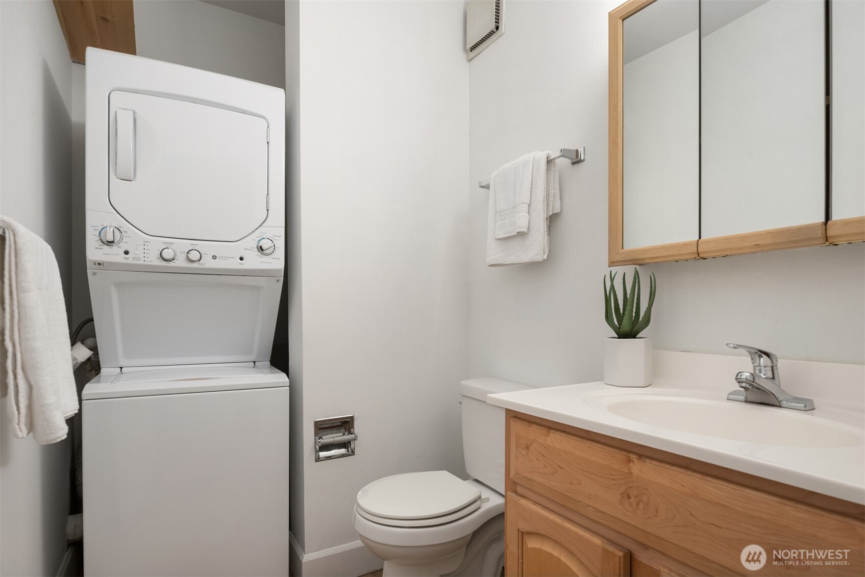 1406 Harvard Avenue, Unit 7 Seattle, WA 98122 - Photo 20 of 23