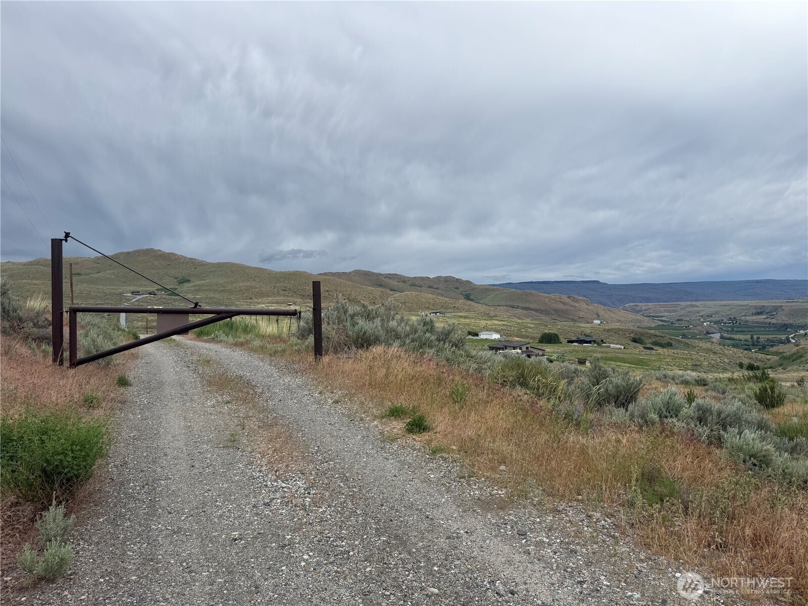 300 Buckhorn Mountain Road Pateros, WA 98846 - Photo 6 of 12