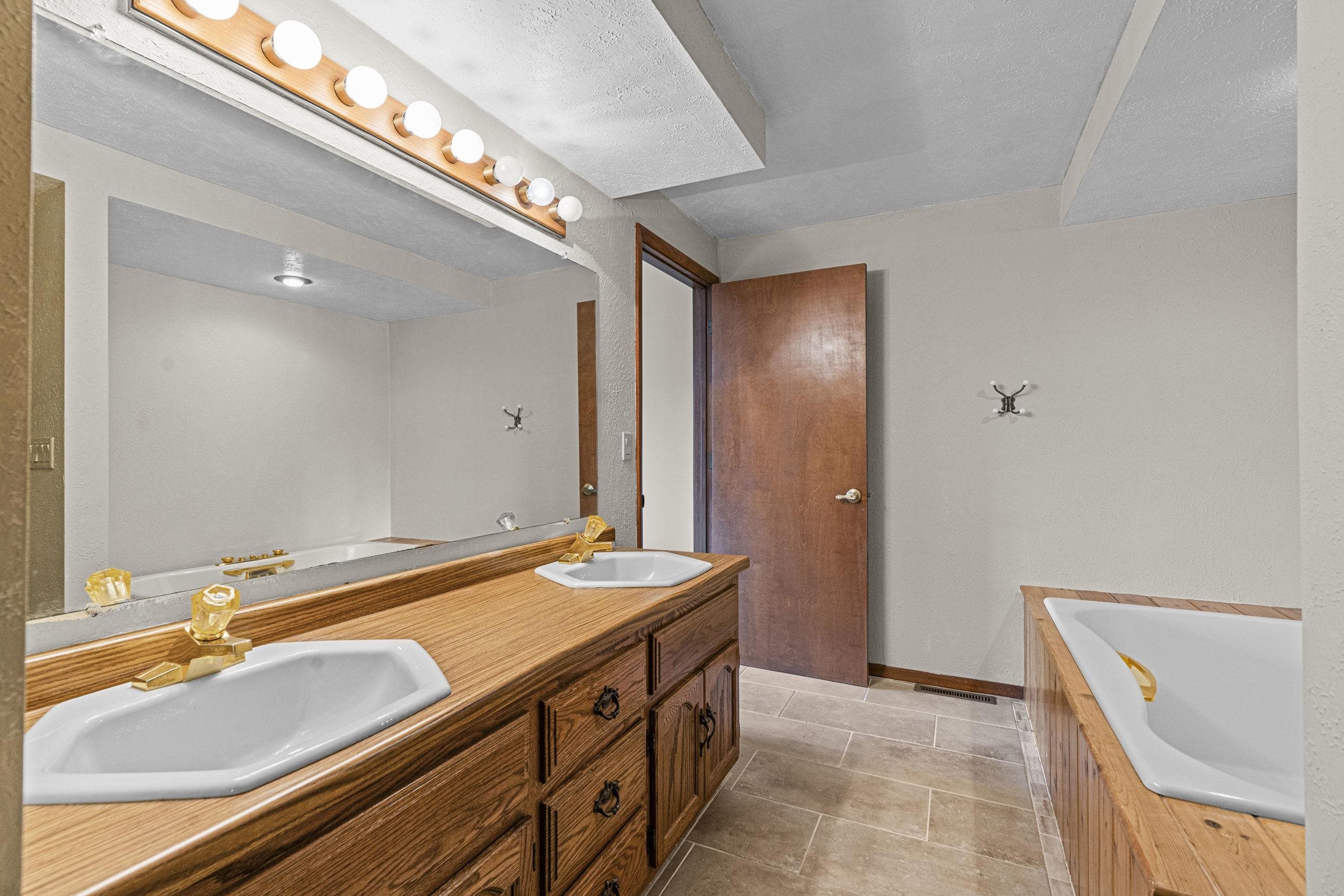 921 Divot Place Green Bay, WI 54313 - Photo 30 of 66
