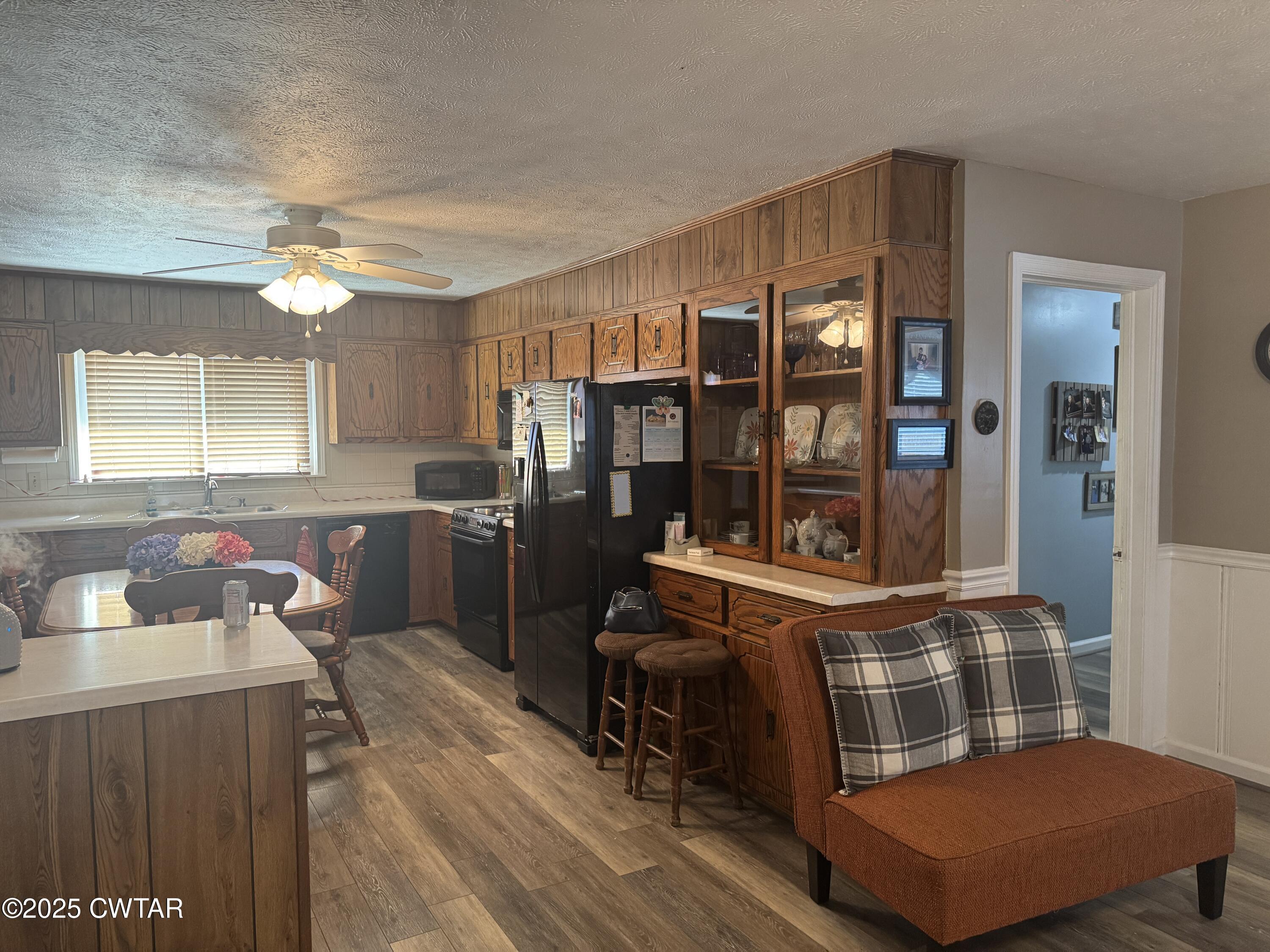 2685 Sunshine Road Henderson, TN 38340 - Photo 20 of 36 a bedroom with furniture and a chandelier
