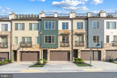 $899,900 | 2840 Red Star Lane, Alexandria, VA 22303