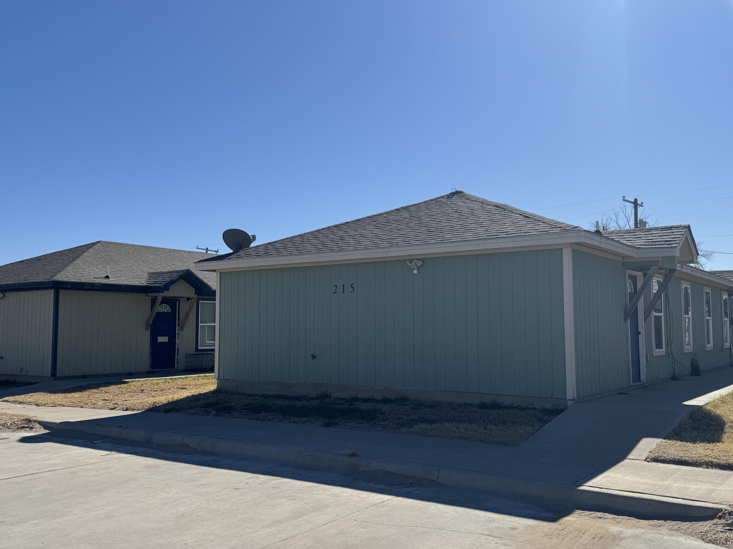 215 36th Street Lubbock, TX 79404 - Photo 1 of 7 IMG_8291