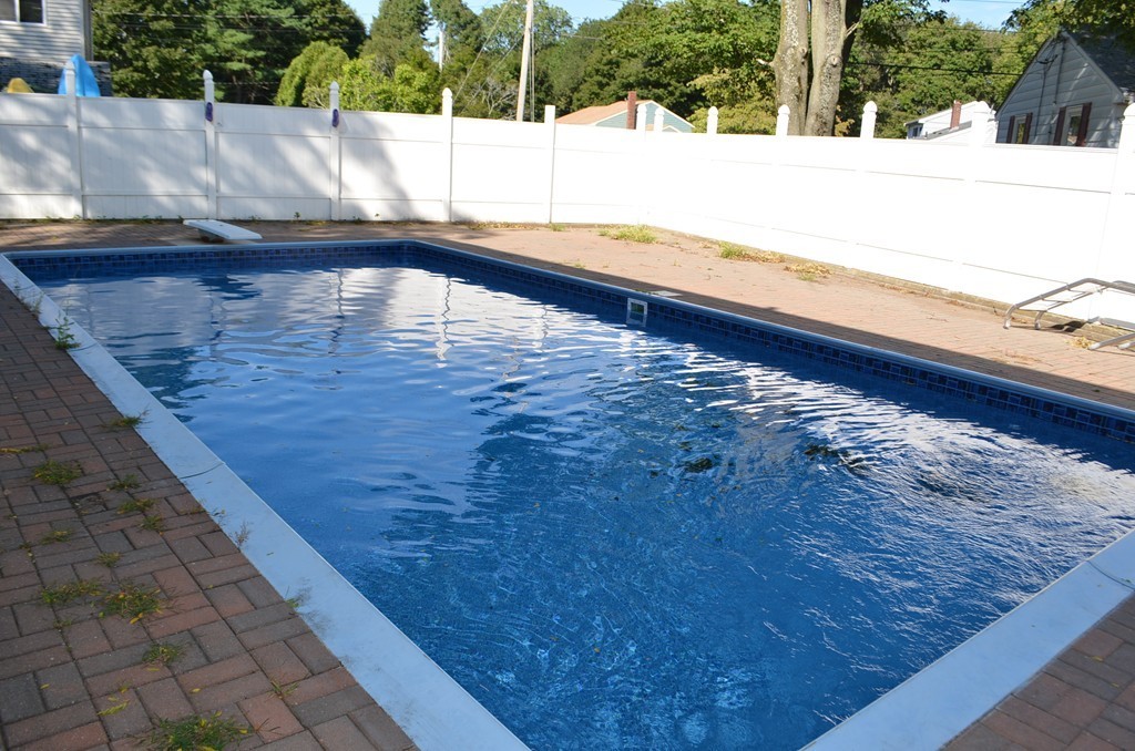 14 Sonning Road Beverly, MA 01915 - Photo 1 of 25 Gallery Image 1