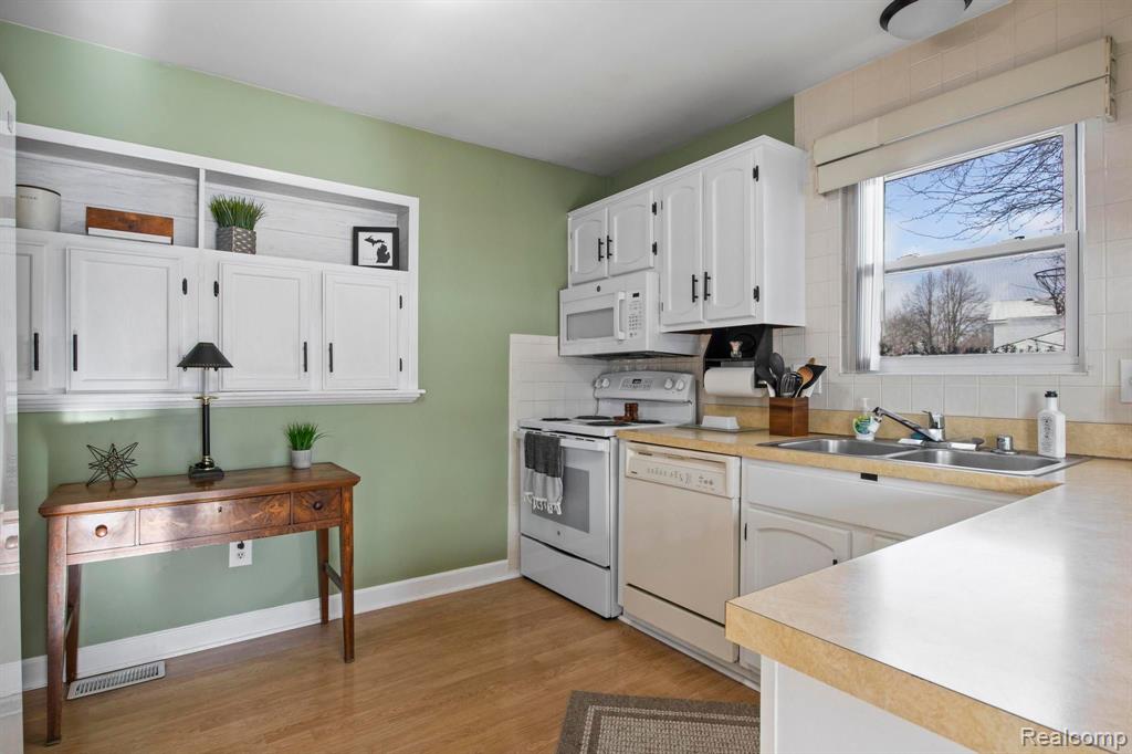 42009 Cherry Hill Road Novi, MI 48375 - Photo 17 of 34 Gallery Image 17