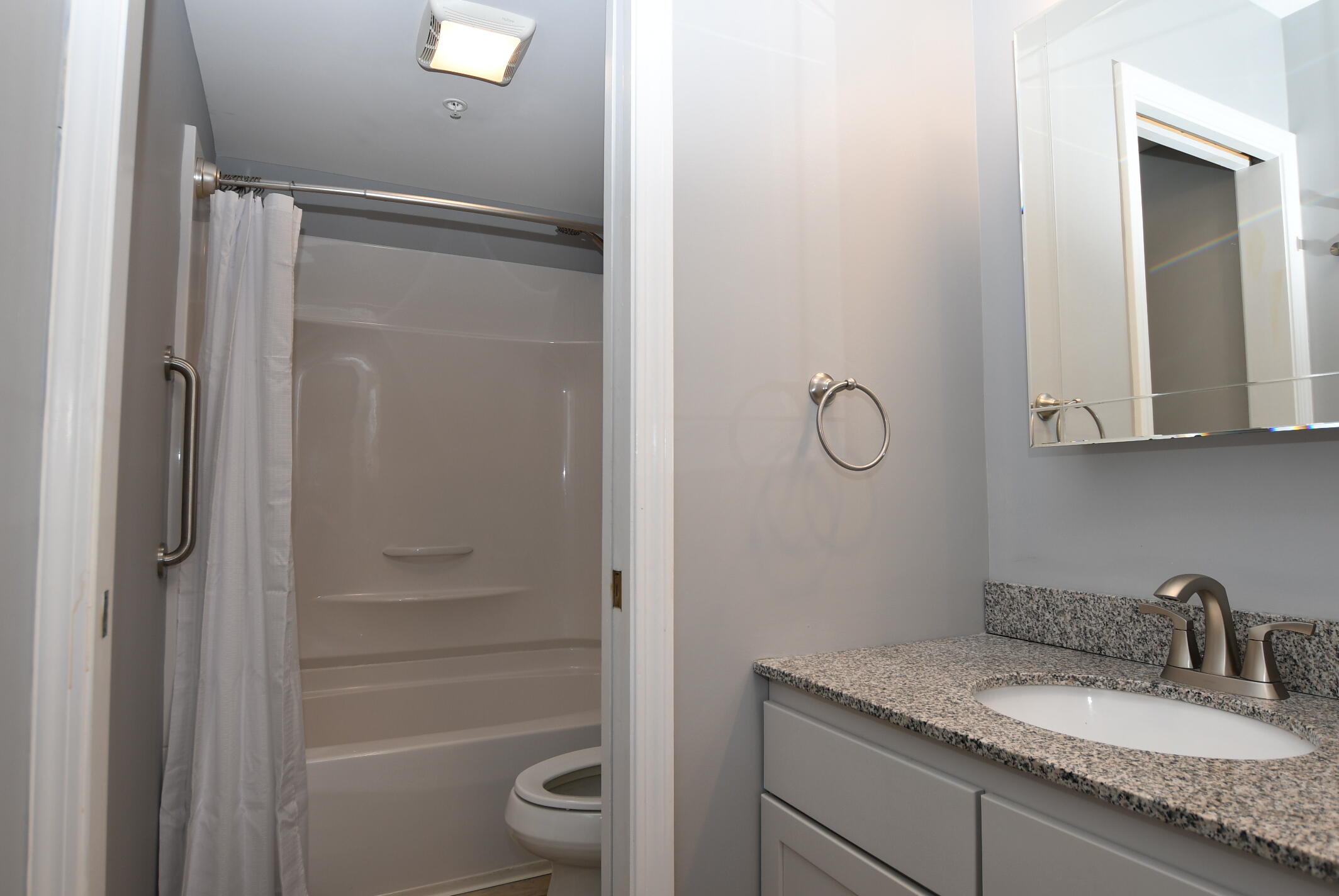 952 Post Road, Unit 7 Wells, ME 04090 - Photo 16 of 35 Vanity & Tub room