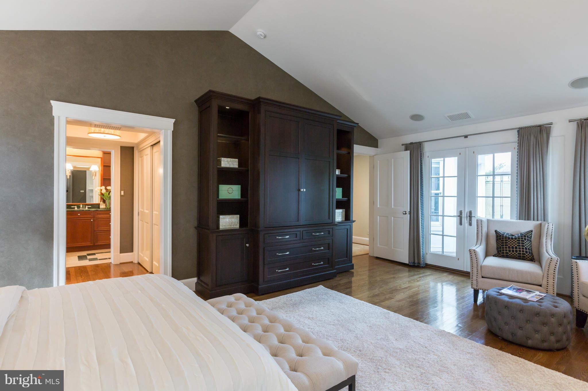 2711 36th Street Northwest Washington, DC 20007 - Photo 17 of 30 Bedroom (Master)