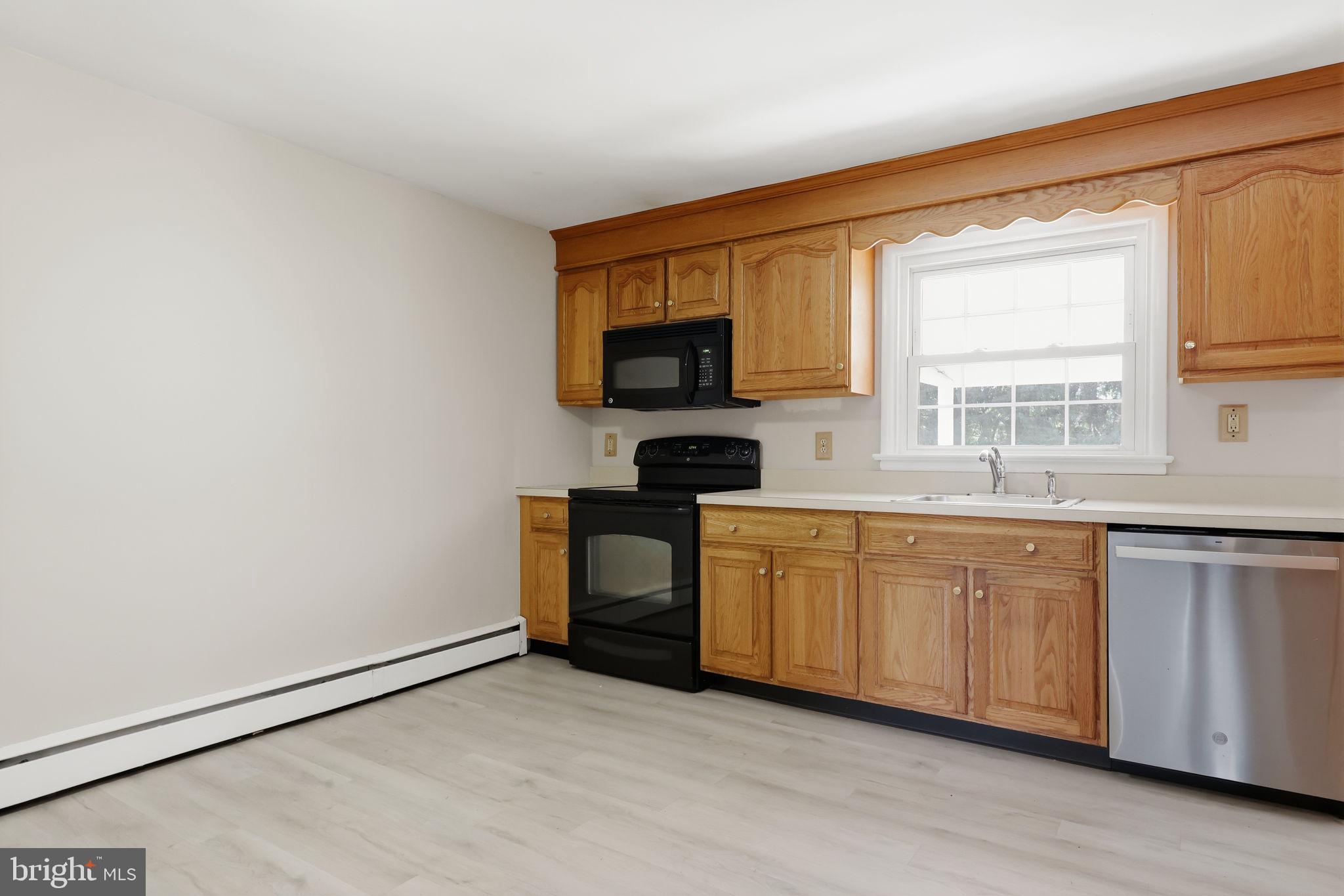 830 Almshouse Road Warminster, PA 18974 - Photo 13 of 30 Kitchen