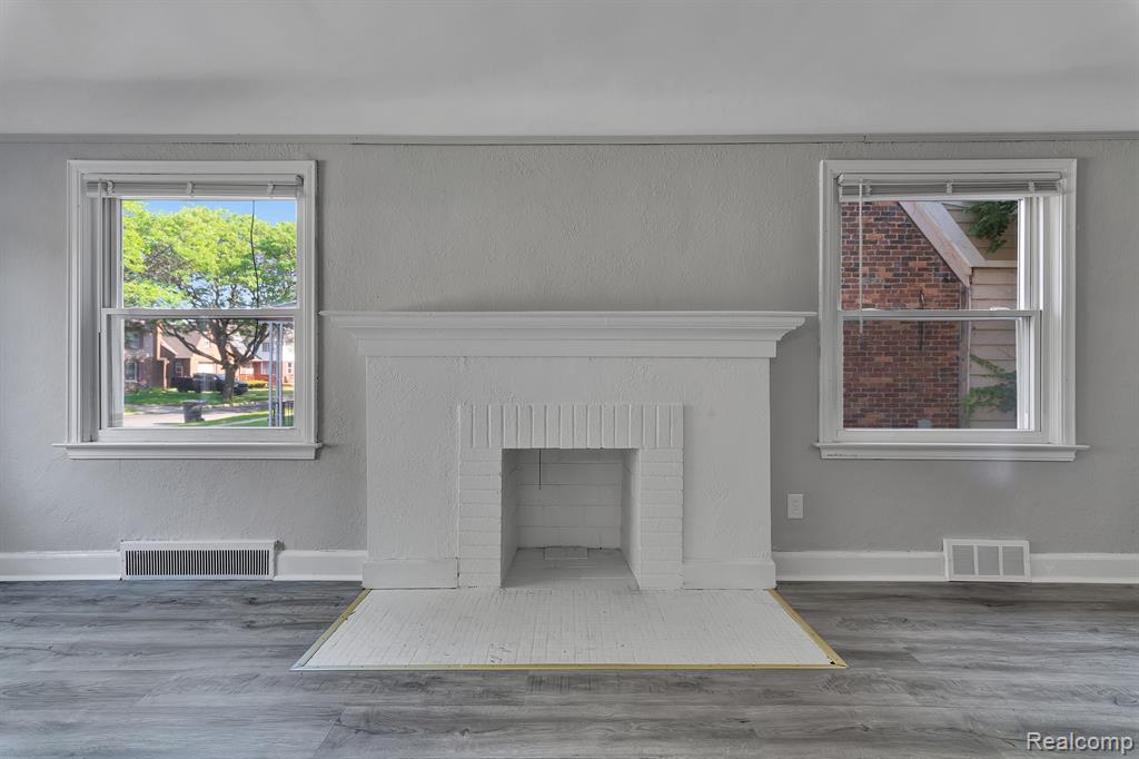15337 Rutherford Street Detroit, MI 48227 - Photo 9 of 49