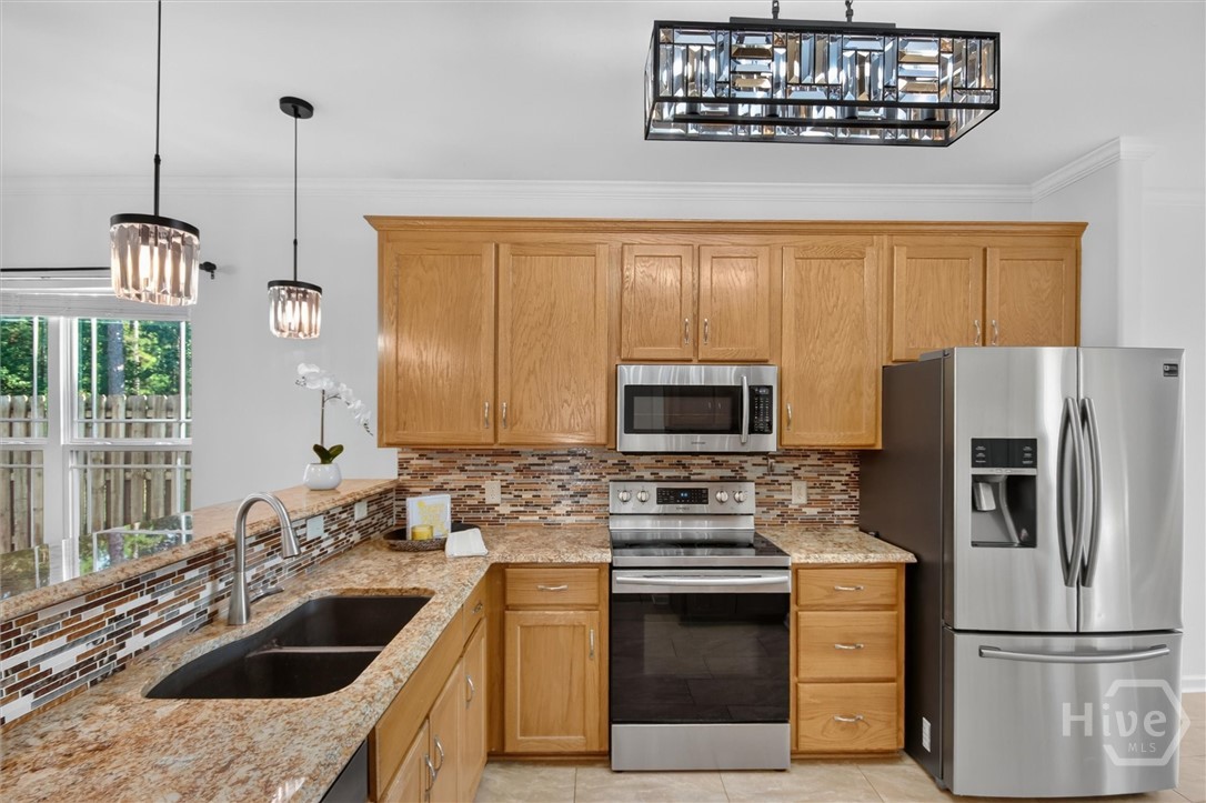 119 Pine View Crossing Pooler, GA 31322 - Photo 20 of 45 Kitchen with etended bar top counter