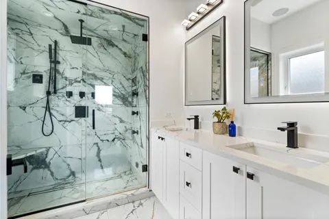 $875,000 | 1525 North Bosworth Avenue, Unit 3S, Chicago, IL 60642