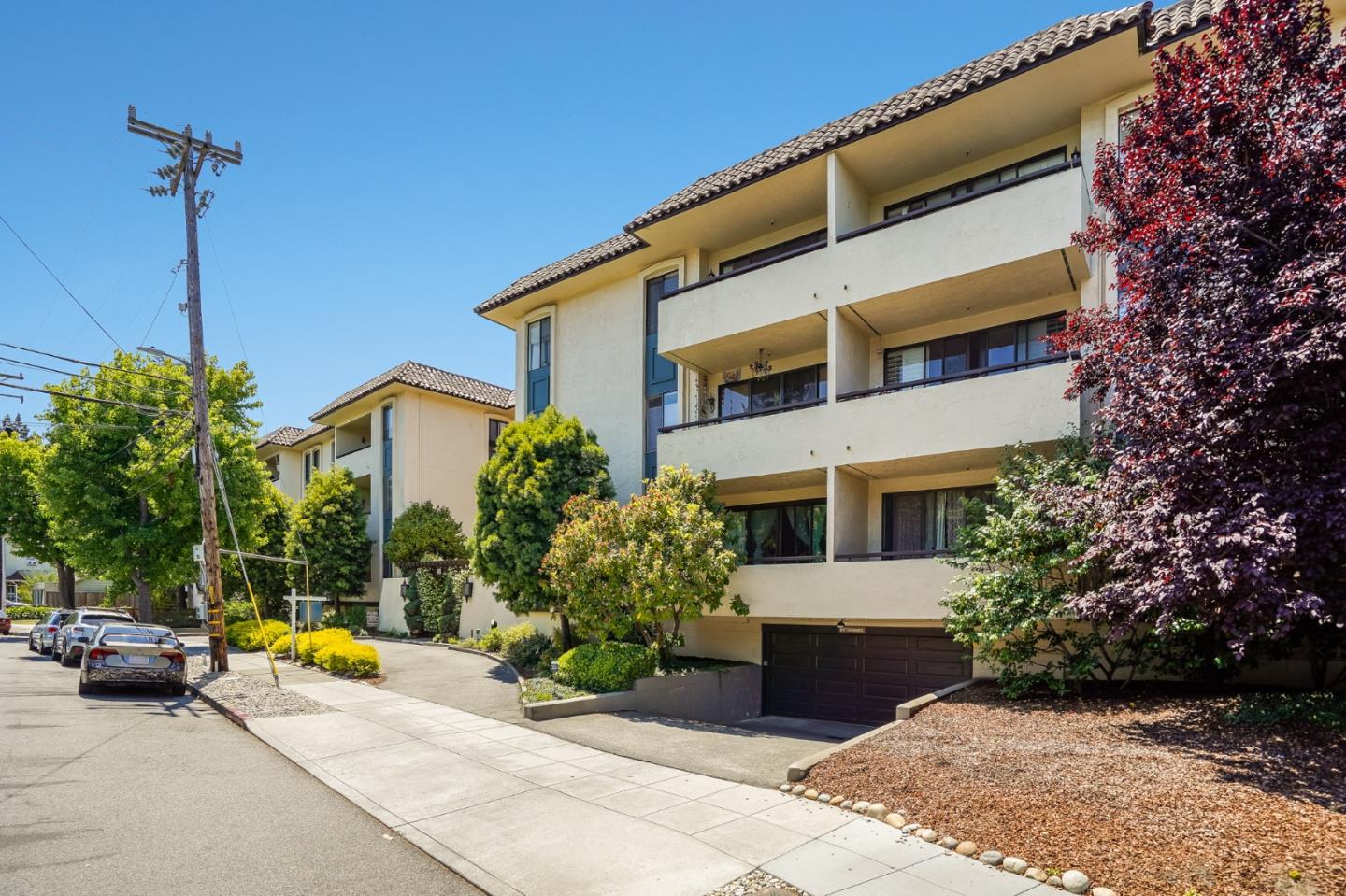 525 Almer Road, Unit 208 Burlingame, CA 94010 - Photo 40 of 41 Gallery Image 40