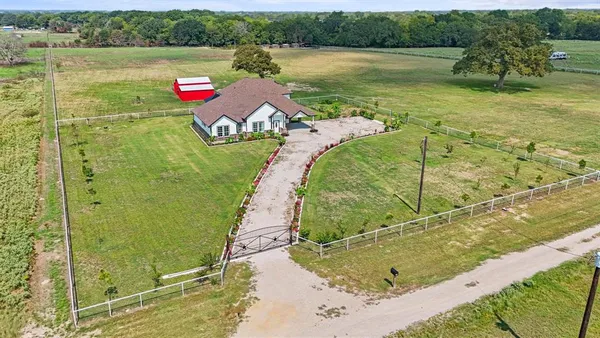 $799,000 | 233 Private Road 7786, Wills Point, TX 75169