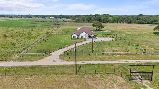 $810,000 | 233 Private Road 7786, Wills Point, TX 75169