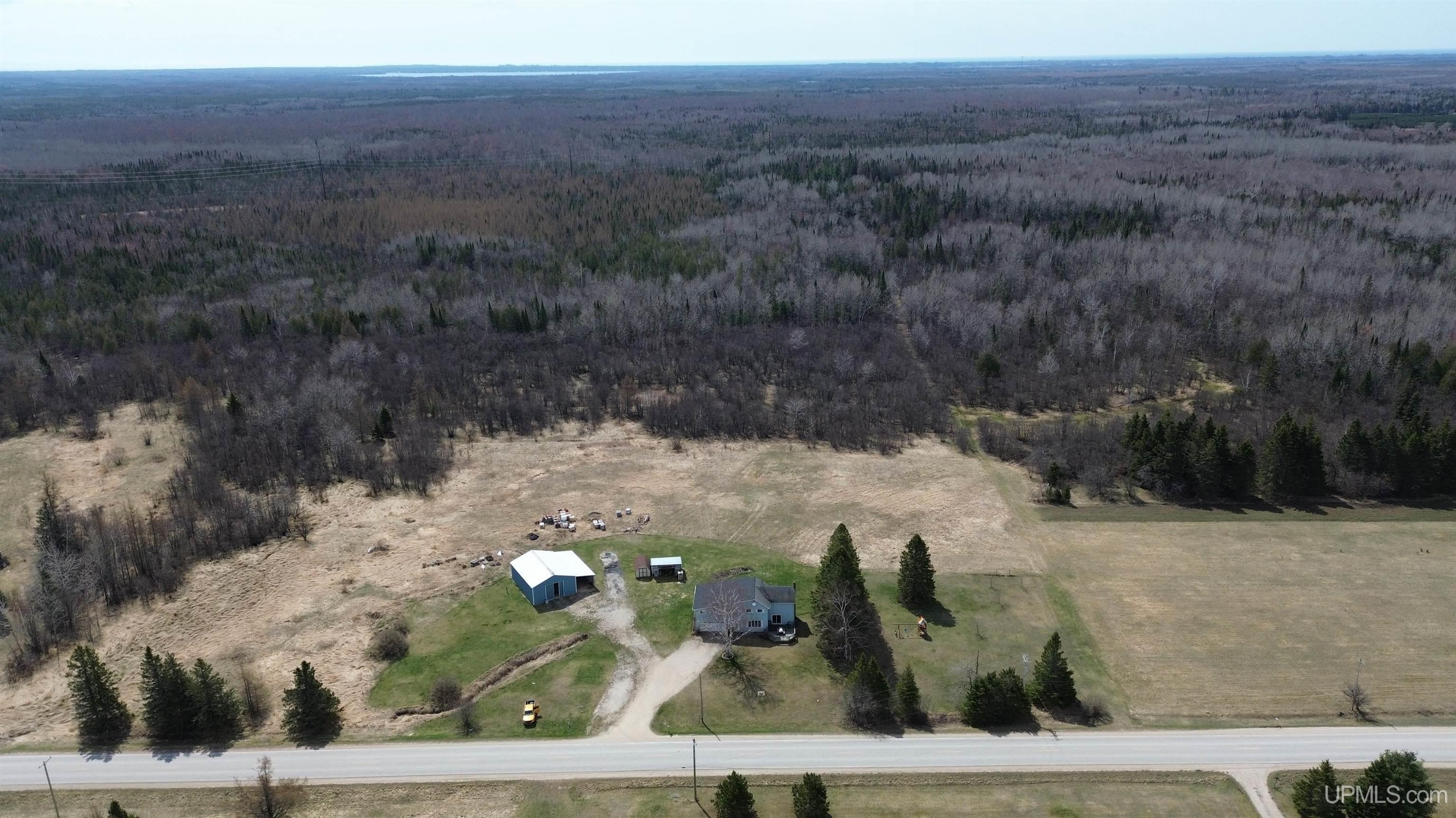 2521 Quarry Road Gulliver, MI 49840 - Photo 10 of 51 Gallery Image 10