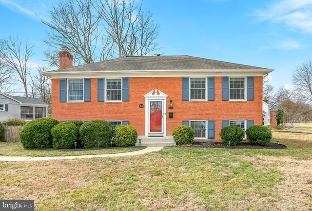 $4,100 | 8300 Midwood Street, Alexandria, VA 22308