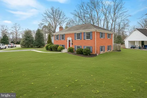 $4,100 | 8300 Midwood Street, Alexandria, VA 22308