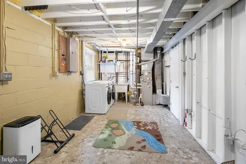 $4,100 | 8300 Midwood Street, Alexandria, VA 22308