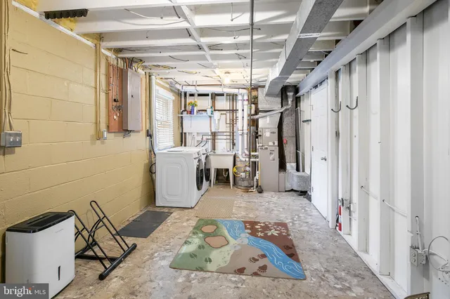 $4,100 | 8300 Midwood Street, Alexandria, VA 22308