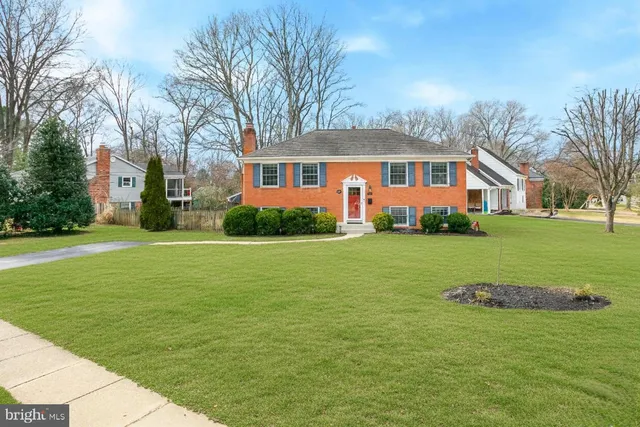 $4,100 | 8300 Midwood Street, Alexandria, VA 22308