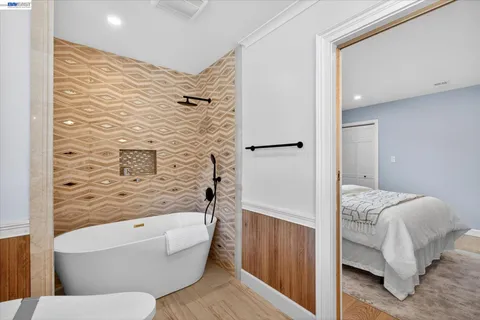 $1,295,000 | 552 Haight Avenue, Alameda, CA 94501
