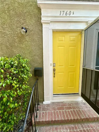 $2,850 | 1760 1/2 North Las Palmas Avenue, Los Angeles, CA 90028