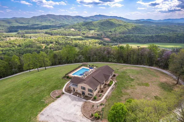 $1,100,000 | 355 Dyson Road, Amherst, VA 24521