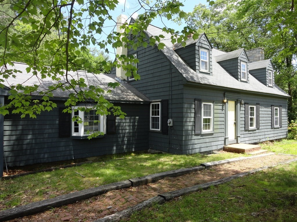 327 Main Street Townsend, MA 01469 - Photo 1 of 27