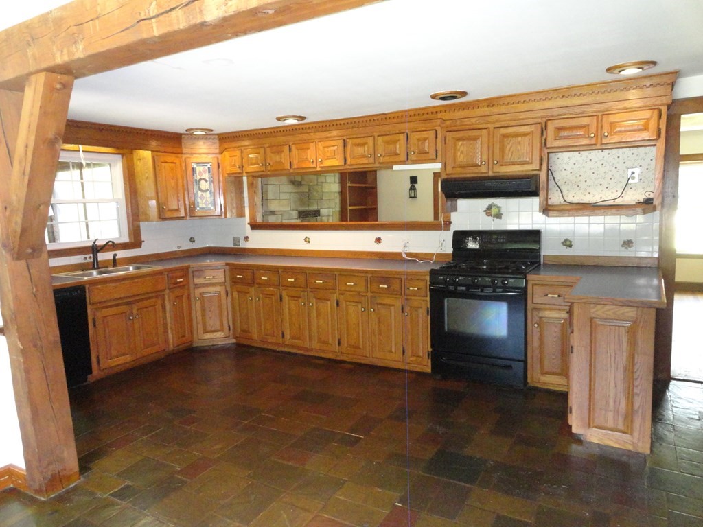 327 Main Street Townsend, MA 01469 - Photo 12 of 27