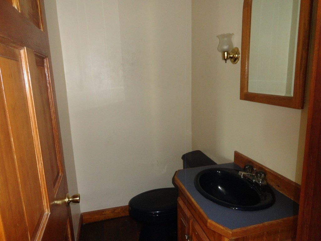327 Main Street Townsend, MA 01469 - Photo 14 of 27