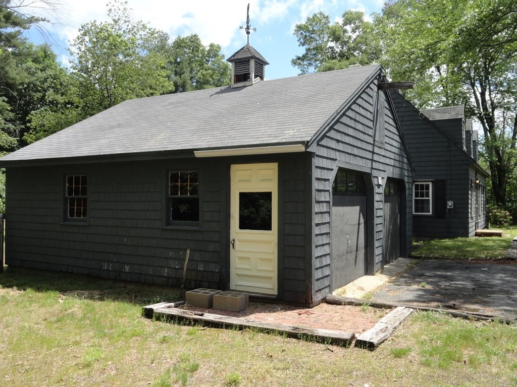 327 Main Street Townsend, MA 01469 - Photo 4 of 27