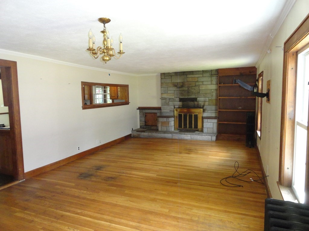 327 Main Street Townsend, MA 01469 - Photo 7 of 27