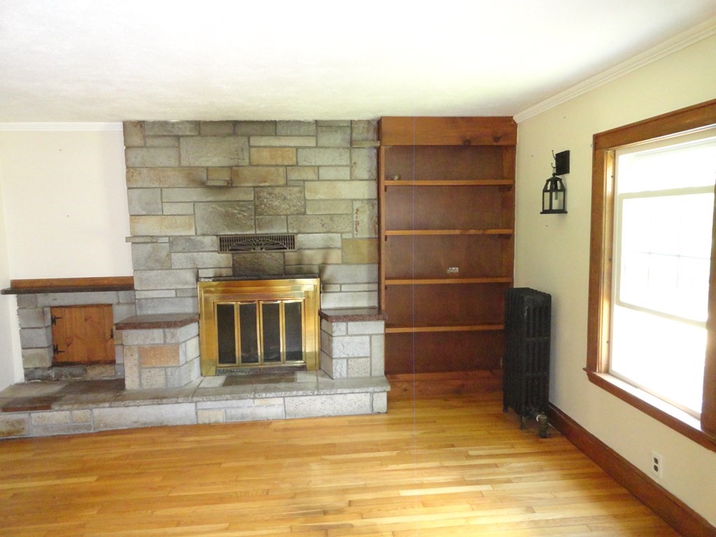 327 Main Street Townsend, MA 01469 - Photo 9 of 27
