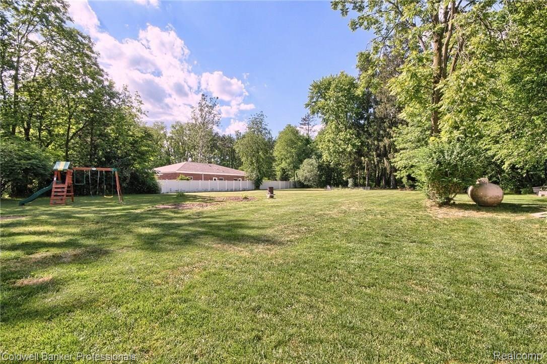 7301 Merritt Road Ypsilanti, MI 48197 - Photo 28 of 28 Backyard.jpg