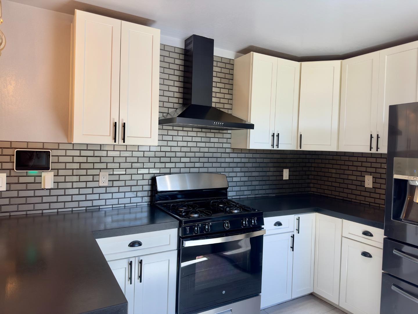 1640 Ukiah Way Salinas, CA 93906 - Photo 13 of 34