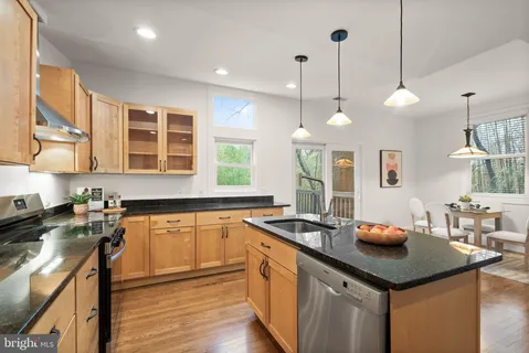 $1,450,000 | 6523 79th Place, Cabin John, MD 20818
