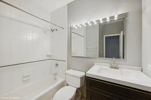 $250,000 | 1 Renaissance Place, Unit 3PH, Palatine, IL 60067