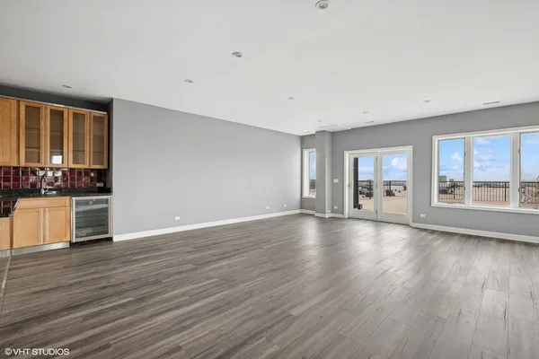 $250,000 | 1 Renaissance Place, Unit 3PH, Palatine, IL 60067