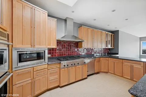 $250,000 | 1 Renaissance Place, Unit 3PH, Palatine, IL 60067